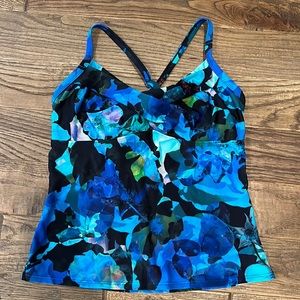 Athleta tankini swim top